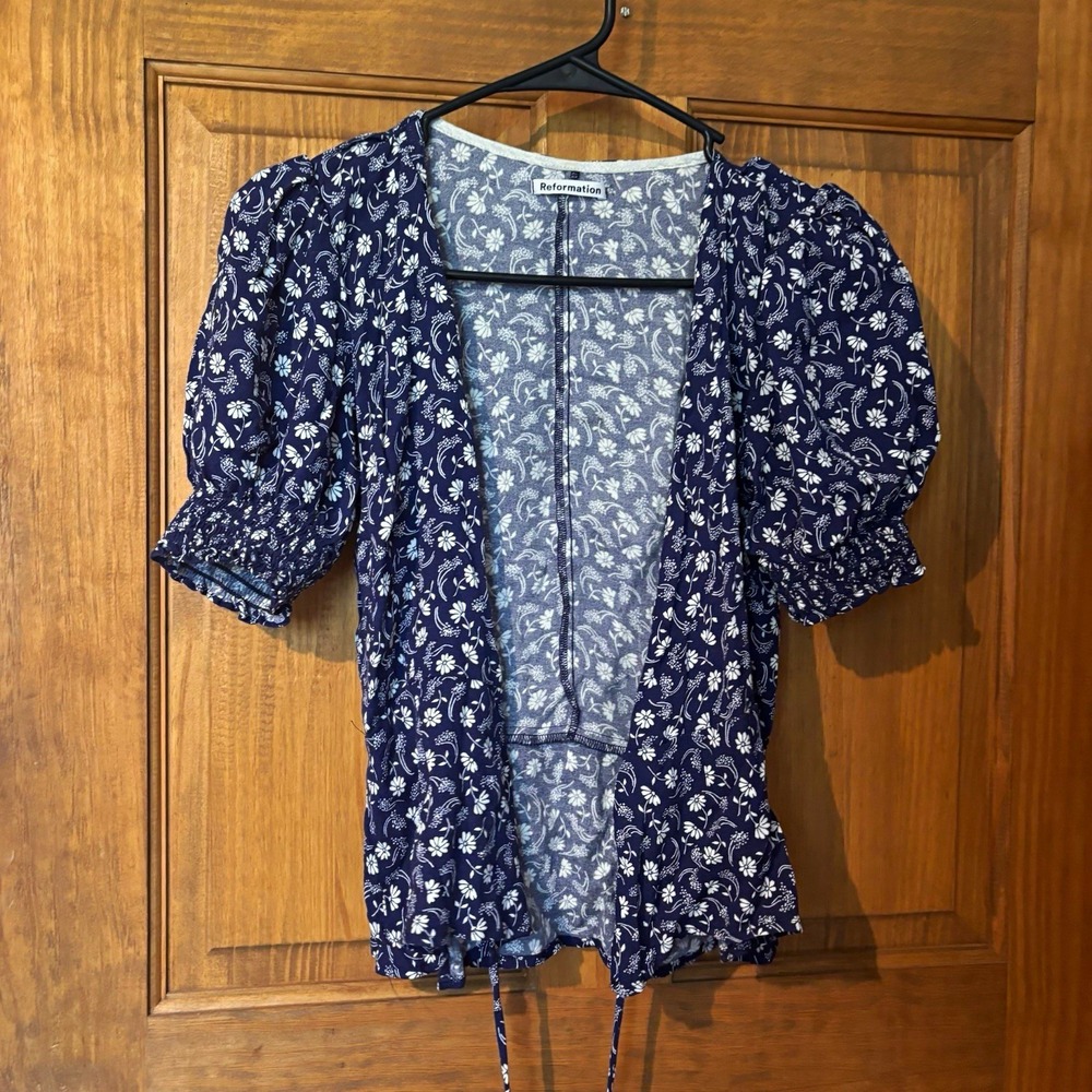 Reformation Flora Navy Blue Floral Wrap Top Puff Sleeve Smocked Cuff Blouse XS